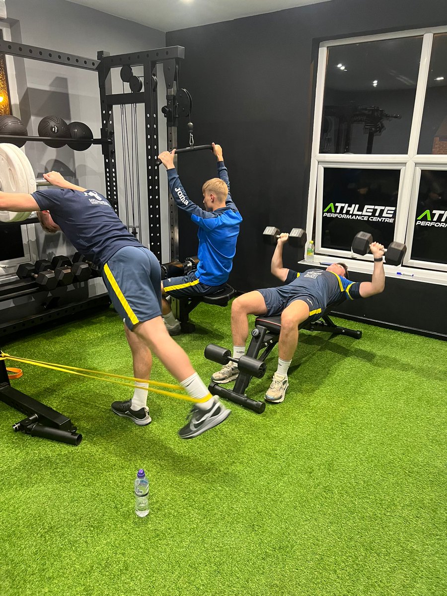 AthertonLRFC's tweet photo. 🟡🔵 Thanks to @APC_Recovery for accommodating us tonight for a recovery session after last nights Macron Cup game. Fantastic facility, thanks guys! 🤝⚽️ https://t.co/sCleBenGiT