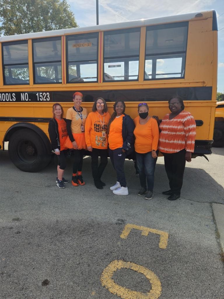 JcpsOperations's tweet photo. @jcpsschoolmeals Here is Hoke Supporting the Cause!! https://t.co/6bUThgin6J