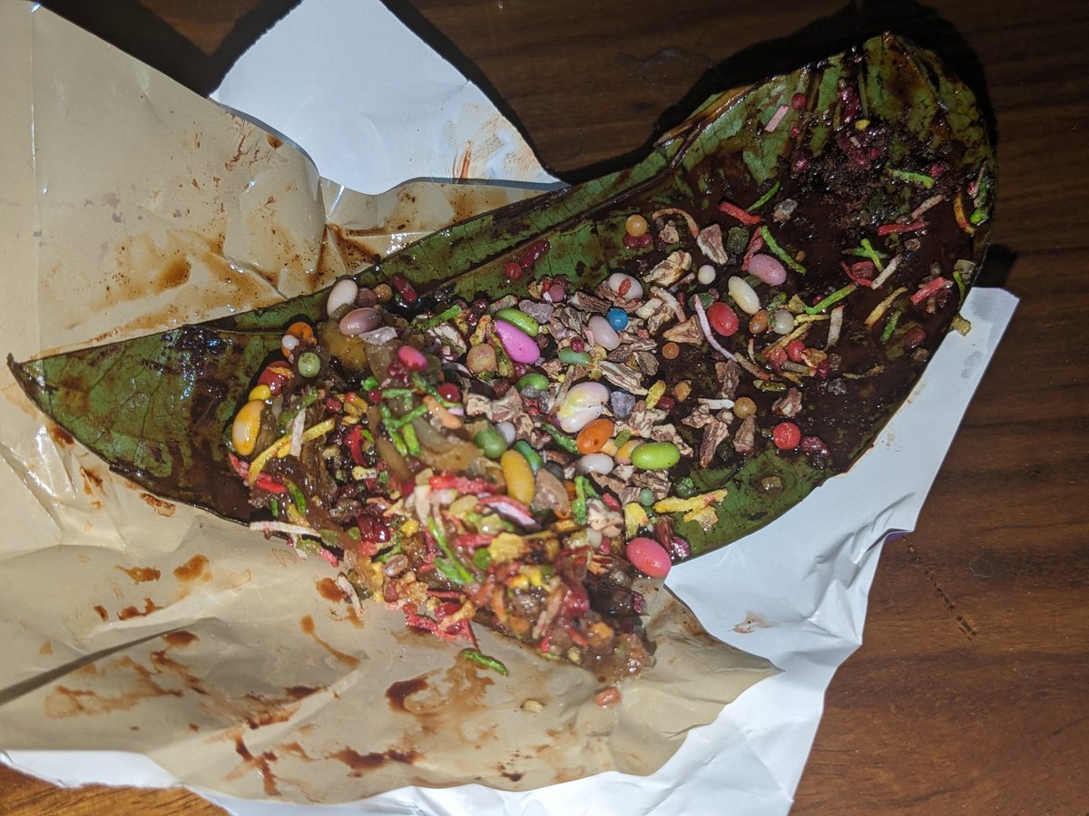 FarhanAries008's tweet image. صورتحال 
Love eating Paan 🍬
Anyone?  😉

#InshaAllah4thTimePM
#InshaAllah4thTimePM