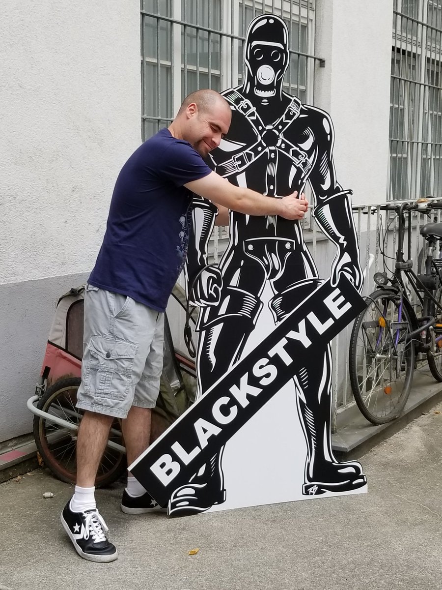 dudegear85's tweet photo. I miss Berlin and rubbery goodness. https://t.co/UxKhxsxPEm