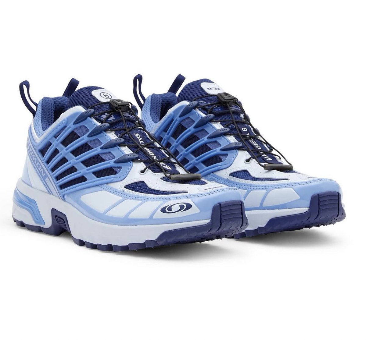 StreetFashion01's tweet photo. Salomon by Margiela MM6🖤 https://t.co/EKCtURXycj