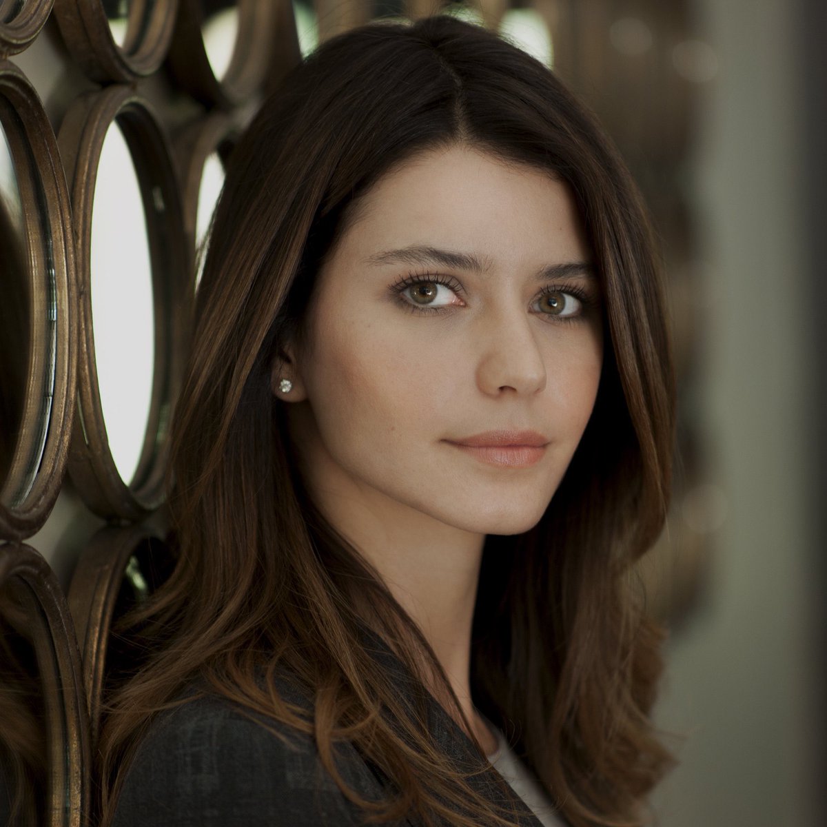 Celebs__Arabic's tweet photo. بيرين سات عبر انستغرام: 

"الاحتلال يزيف الحقائق وغزة تتعرض لإبادة جماعية. أنقذوا أطفال غزة 🇵🇸" https://t.co/GRErLLGXqg