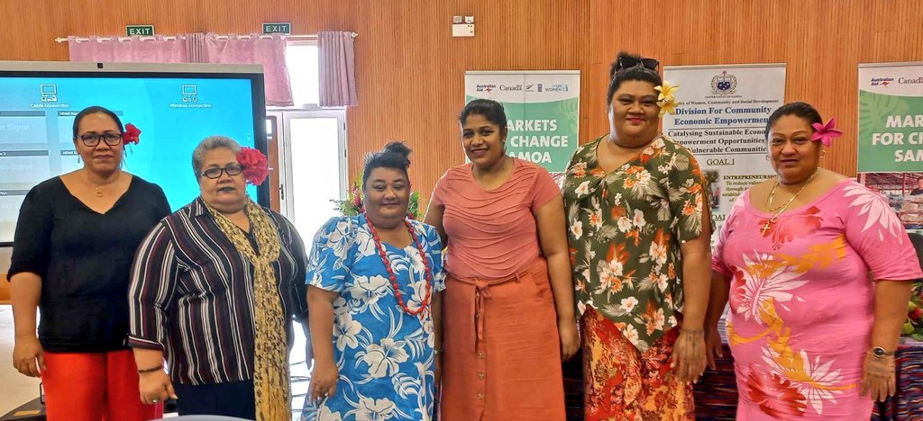 MeleMauala's tweet photo. Day #3 of "Getting Started" workshop with vendors from Fugalei, Salelologa, and Savalalo markets hosted by #MWCSD. Now #MVAs have been established for each project market and will draft a constitution!
#M4C #MWCSD #UNWOMEN #DFAT #UNDP
@unwomenpacific
@thembakalua @vlinneweber https://t.co/7A3IzVMrS4