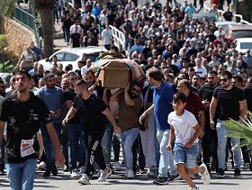 ؛؛؛
نفايات العالم القوها فى أرض طاهره ..
ف دنست كل شئ إلا قلوب الطاهرين ..
هم قاذورات ملقاة من كل البلاد ..
شرذمة من كل حدب ينسلون ..

#هتلر_كان_عنده_حق 
#أحمد