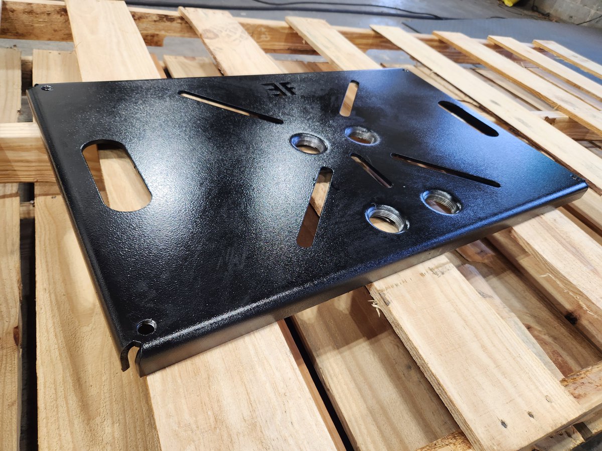 EntFabLLC's tweet image. Our light-duty TV base plate features dual center and offset pipe threads. It also accepts truss, leveling feet, casters, and will fit in either of our base plate carts. You will not find a more versatile base plate for TV stands anywhere.
#AV #trussbase #lightboom #TVstand