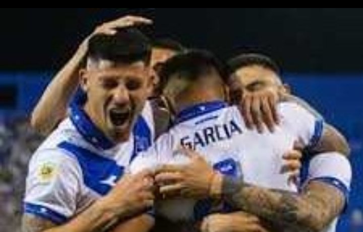DiarioInfovelez's tweet photo. PARA ROMPER LA RACHA

Si bien en la previa el canalla cuenta con el favoritismo teniendo en cuenta los números de ambos, las rachas están para romperse y son 90 minutos en los que #Velez puede aprovechar para escaparse de sus rivales por la permanencia. https://t.co/Z78MrsJ6W1 https://t.co/NAdgU98TIo