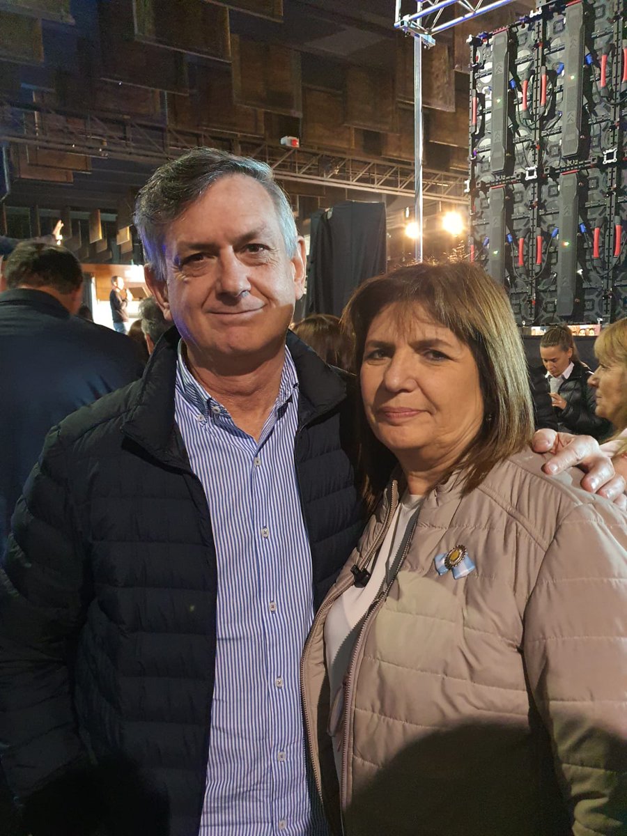 🇦🇷 El domingo Patricia #Bullrich Presidente.

#EsAhora y para siempre 🤜🤛
#lafuerzadelcambio