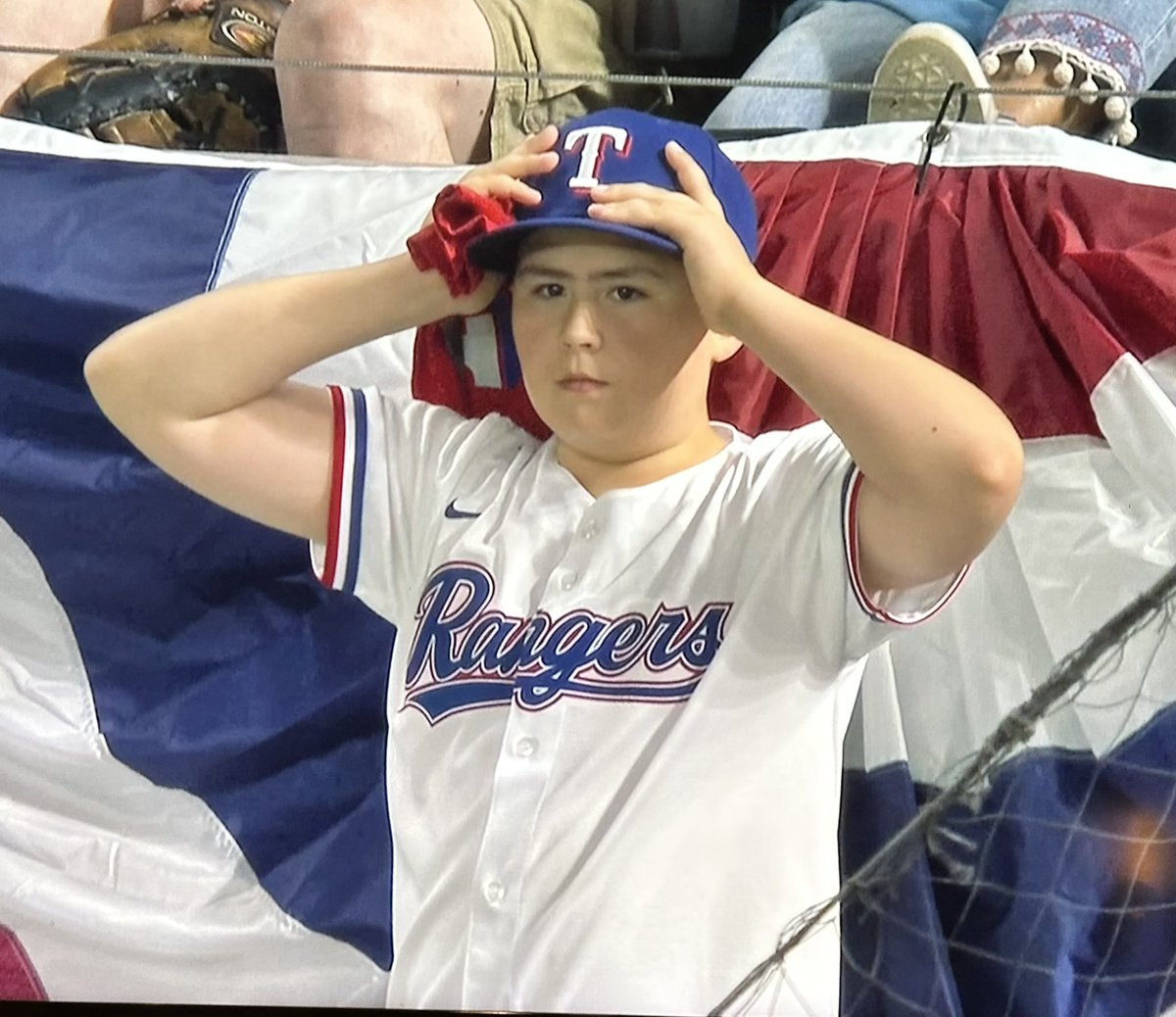 DeeZnuts4funS's tweet photo. This little shit gonna cry himself to bed tonight. 😭😭😭 https://t.co/N4S5CVH1EI