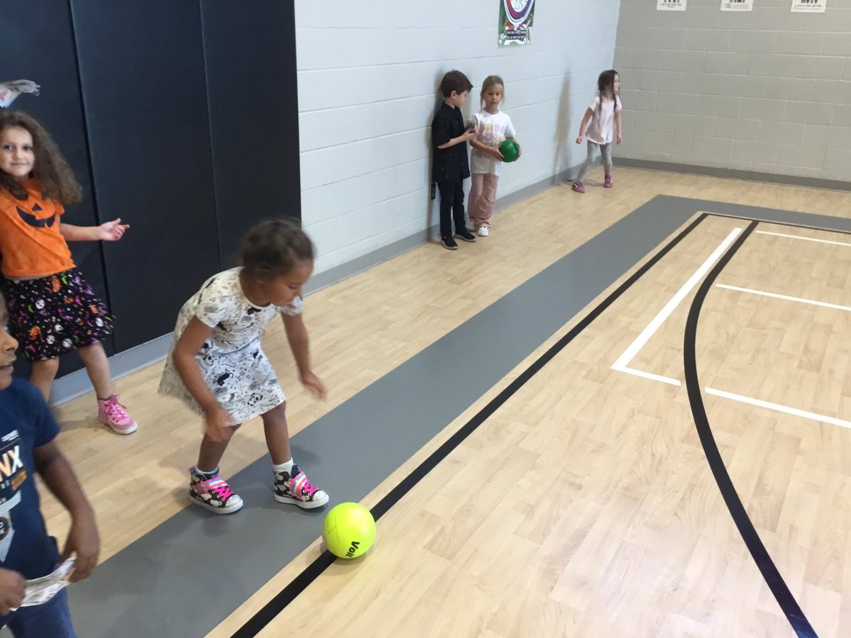 WWEPhysEd's tweet photo. Make It Rain was a success today with @WWECardinals in #physed❗️ Kinder &amp; 1st loved earning money when they knocked over the pins. So much cheering and excitement. @melissaisd #MelissaSchools #WWEmpowers https://t.co/xq0k9QjQMk