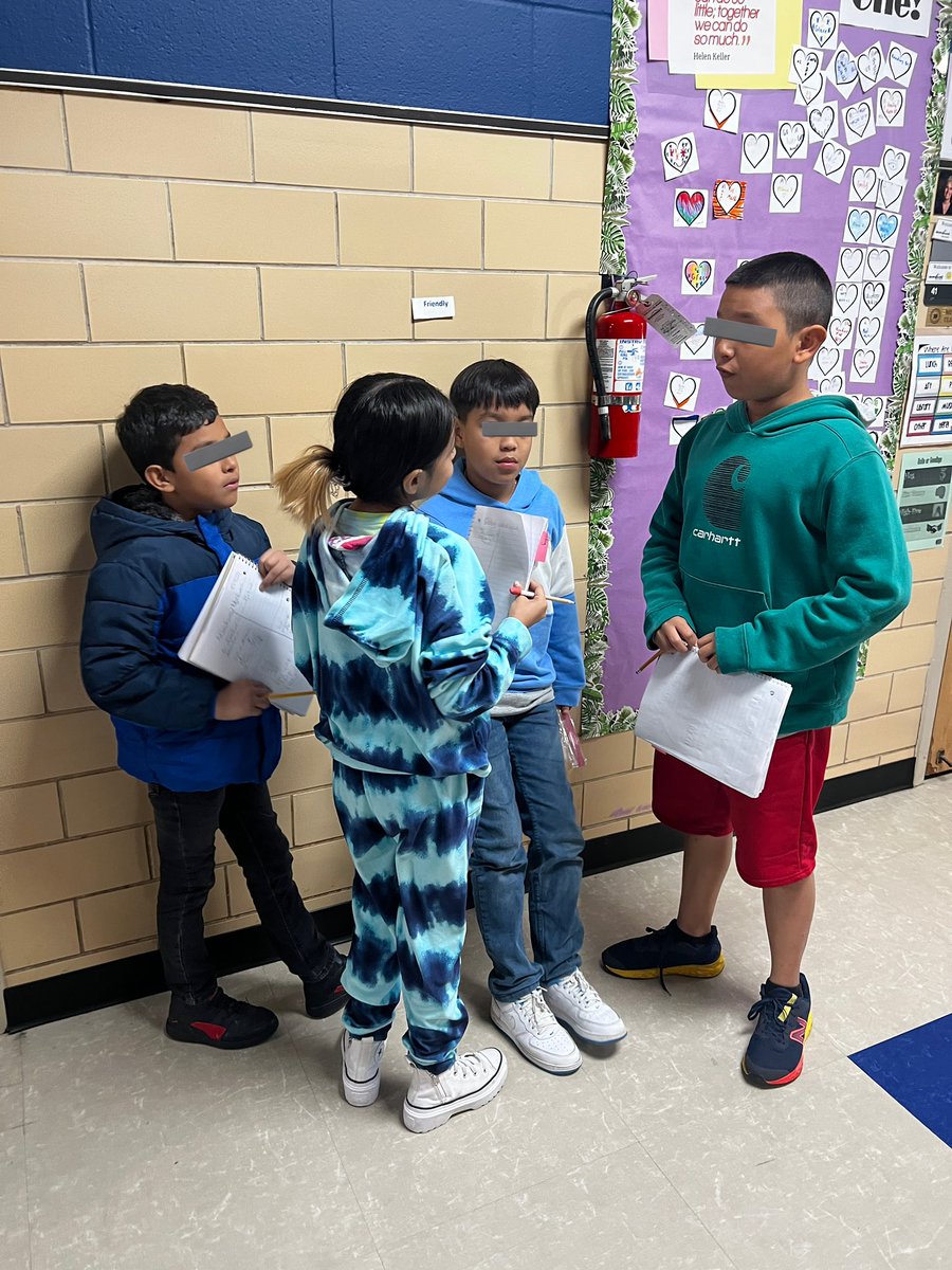 MsCaballeroRISD's tweet image. Working in collaborative teams to build sentences using our adjectives.  #4thGradeRocks #AVIDElementary @gheeagles #RISDBelieves #RISDWeAreOne #BilingualEducation