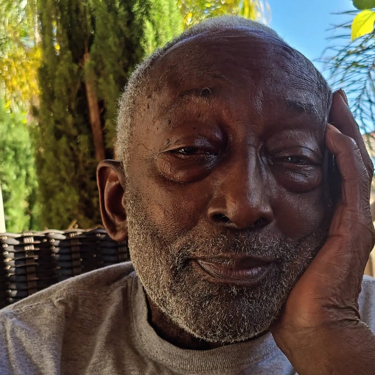 This one doesn't put me to sleep, it just cools me out. #Relaxed #Relieved #Comfortable #Smile #Today #OG #Elder #GarrettMorris #LosAngeles #Leafy #Greens #Year2023