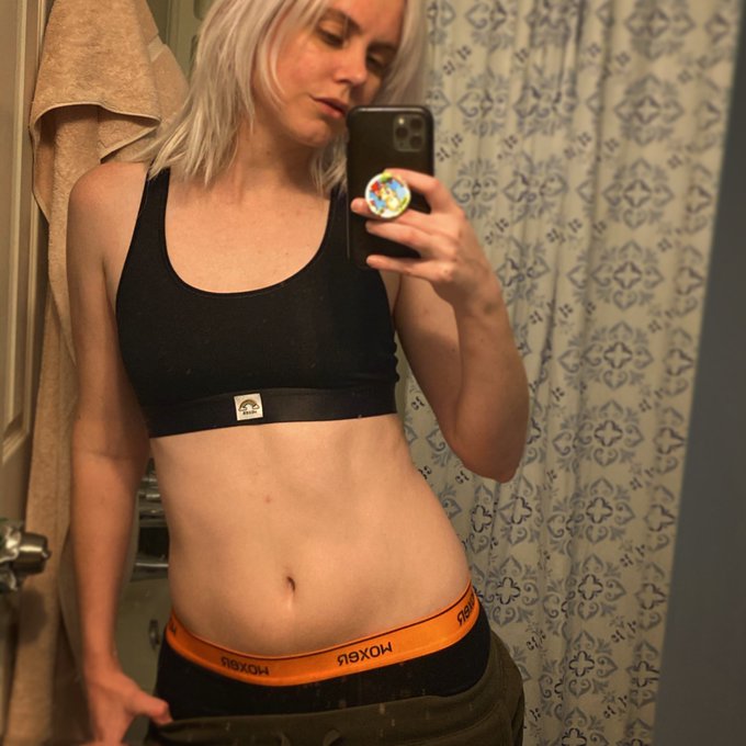 At least my feed thinks I&rsquo;m cute? https://t.co/gS1ZYCogtO