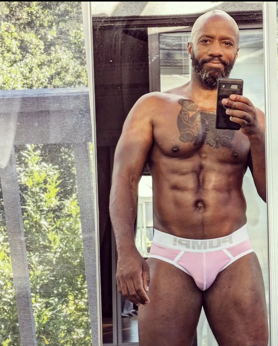 #onwednesdayswewearpink https://t.co/Mz1qz8dOE9<a href="/tag/onwednesdayswewearpink"class="tags">#onwednesdayswewearpink</a>