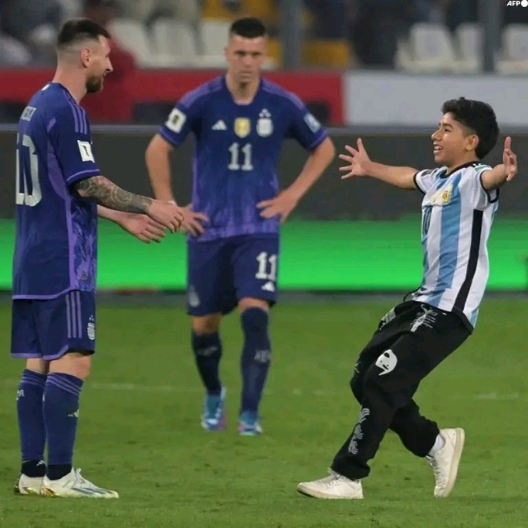 dnix_e's tweet photo. Alguien que le cambié el fondo por dios🥴#messi https://t.co/8VgnELPw1a