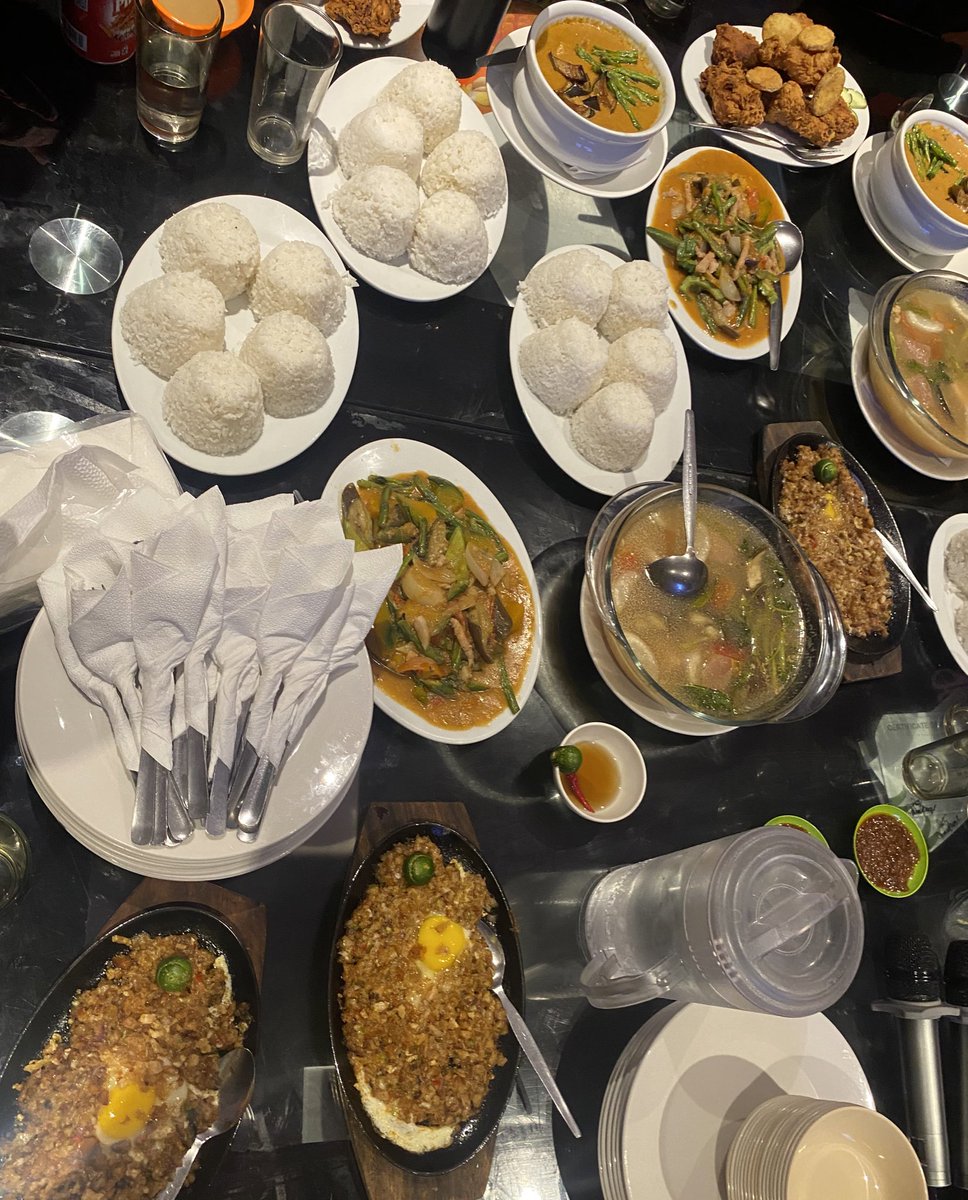 abydlrsr's tweet photo. reason why i go to store meeting:

hihihi https://t.co/4tCeznIgtn