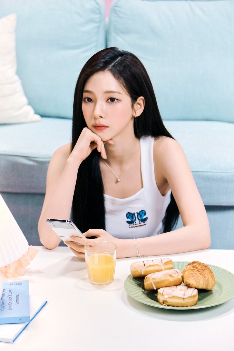 aespa_official's tweet photo. Good Bye #potd
aespa exhibition Behind Photo🦋💙

#aespa #æspa #에스파
#KARINA #카리나
#NINGNING #닝닝 https://t.co/GNGODNt3q5