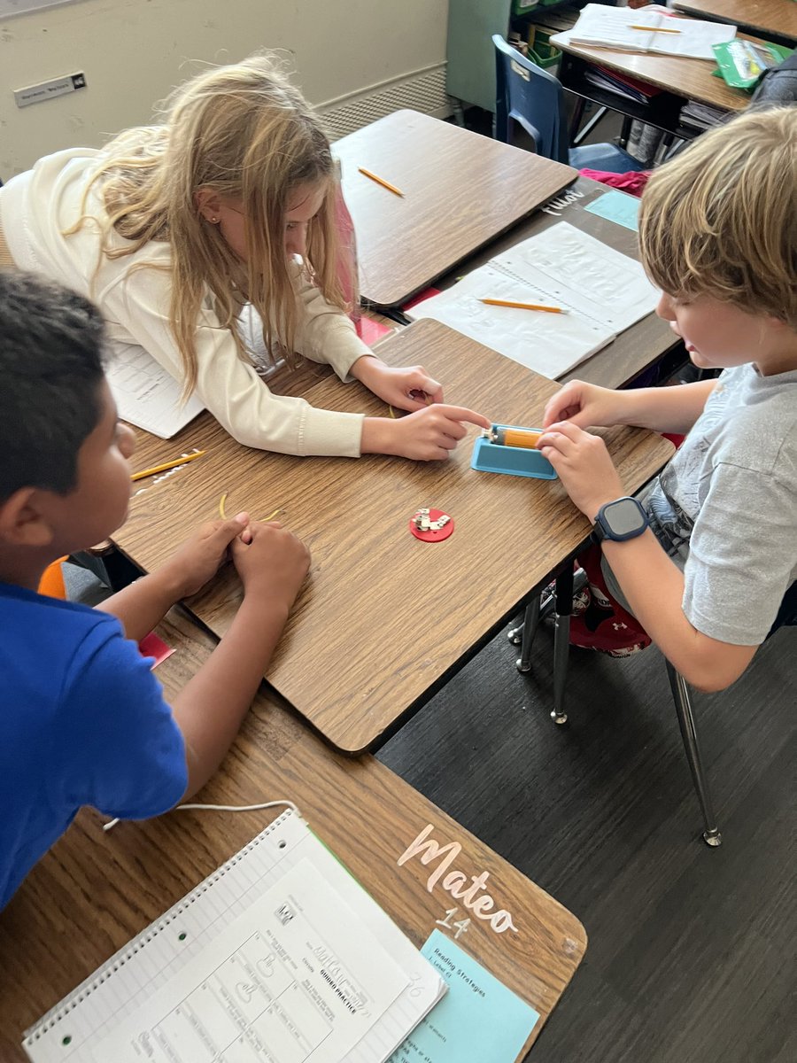 Hands-on experimenting is the best! 💜

The pure joy when my @gheeagles made a complete circuit and got their light bulb to light! 🙌🏻💡

#4thgradeROCKS #scienceTIME #risdWeareONE