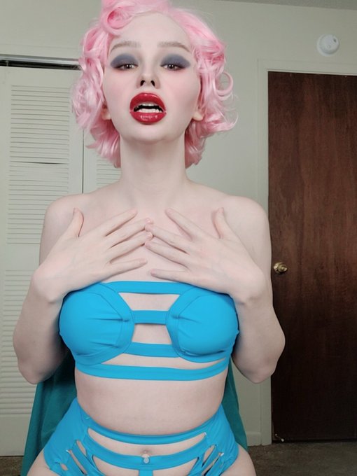 I'm live yall   https://t.co/iEg4EaofVc https://t.co/9ZkACNGiH4<a href="/tag/bbl"class="tags"><span>#bbl</span></a>