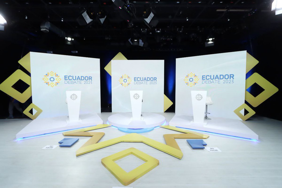 CNEGalapagos's tweet photo. #CNESpace 📲
@fabriciovelav, indica que, es importante fortalecer #EcuadorDebate2023, a fin de cumplir con su objetivo que es informar a la ciudadanía.
#GanóLaDemocracia 🤝
#EcuadorDecidió 🇪🇨 https://t.co/lqBsBBh0Vn