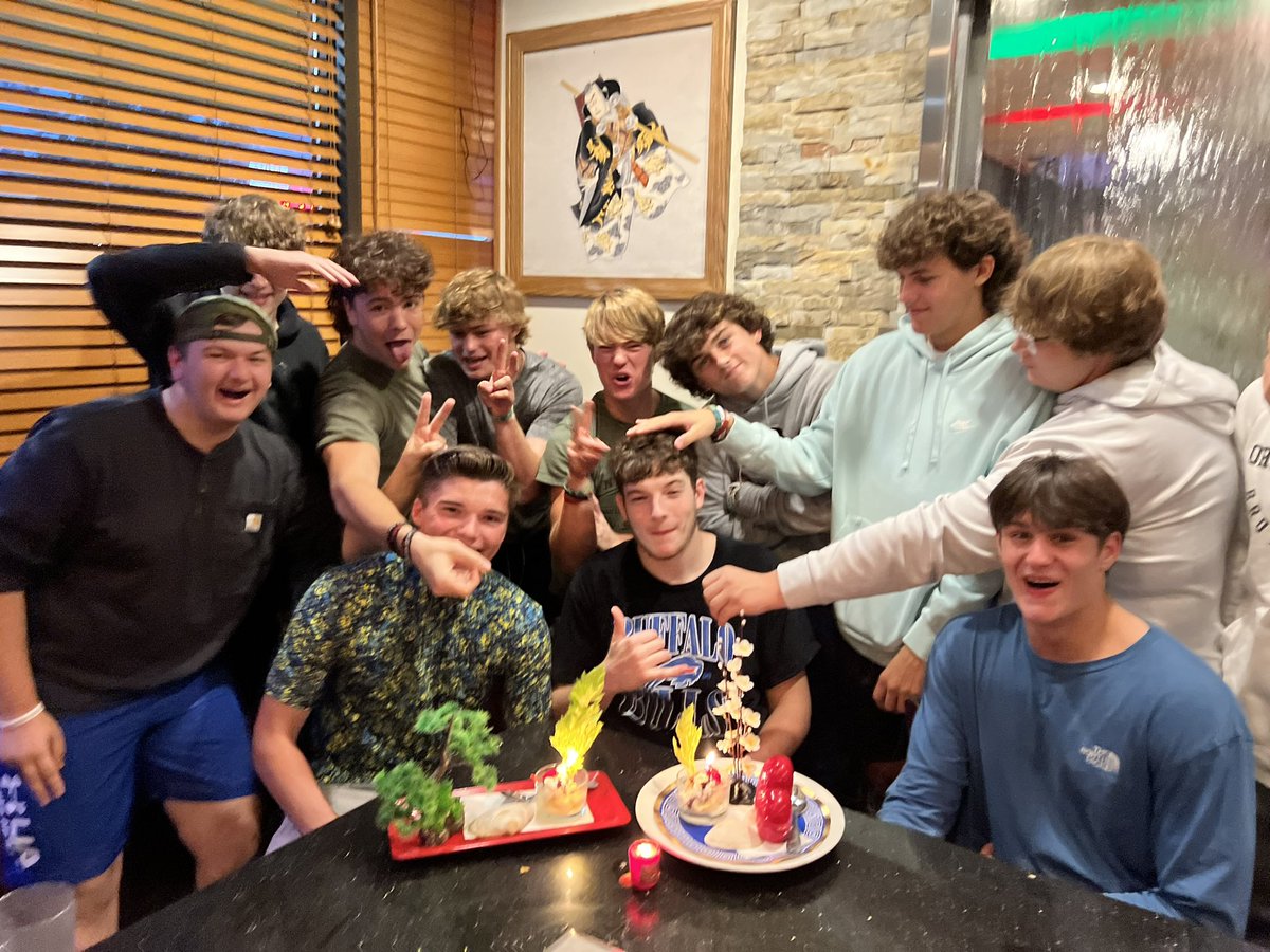 OPQuakersFB's tweet photo. Week #8 team dinner at Dao! Great times w great guys! #ROAD23 #O3S https://t.co/80HNCJYKI7