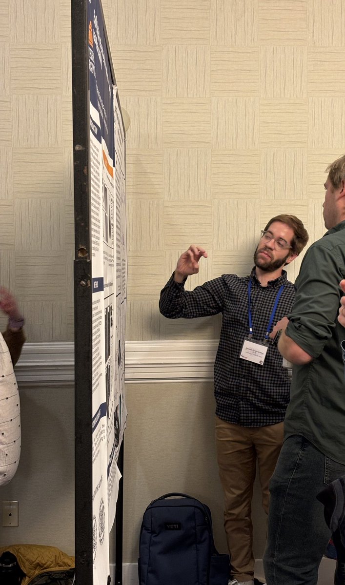 Fantastic poster presentation by postdoctoral fellow @eric_psilva, @vascularbiology 2023 conference. @UCDAVISPharmac1 @AHA_Research #HispanicHeritageMonth #ProudMentor