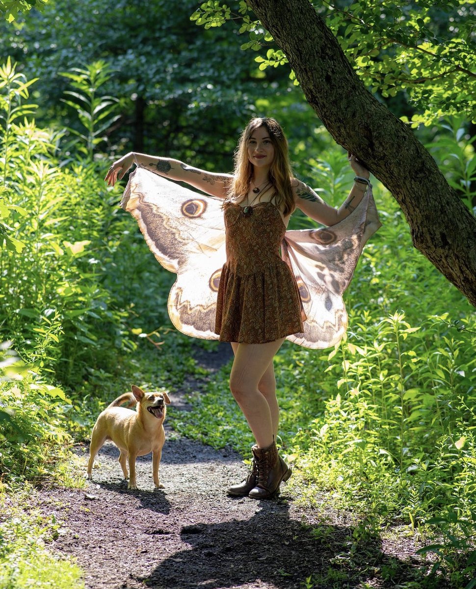 3rdeyepinecones's tweet photo. The incredible @reptiliangarden looking absolutely stunning 🦋🌺 

-

-

-

-

-

#thirdeyepinecones #thirdeyepinecone #festivalvibes #festivalfashion #festivallook #summerfestival #musicfestivals #naturemade #veganjewelry #naturemagic #pinecone #pineconependant #pineconenecklace https://t.co/rf4SVB3LPJ
