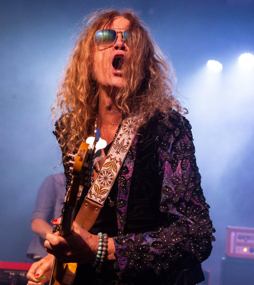mickb2112's tweet photo. Here`s my review of the brilliant GLENN HUGHES who put in an age defying performance in Newcastle last night celebrating the 50th anniversary of Burn with some killer lead work from his onstage foil, SOREN ANDERSEN@glenn_hughes @Soxelisox @BoilerShopNCL @Peter_Noble @_DeepPurple https://t.co/1QiGKcDK9O