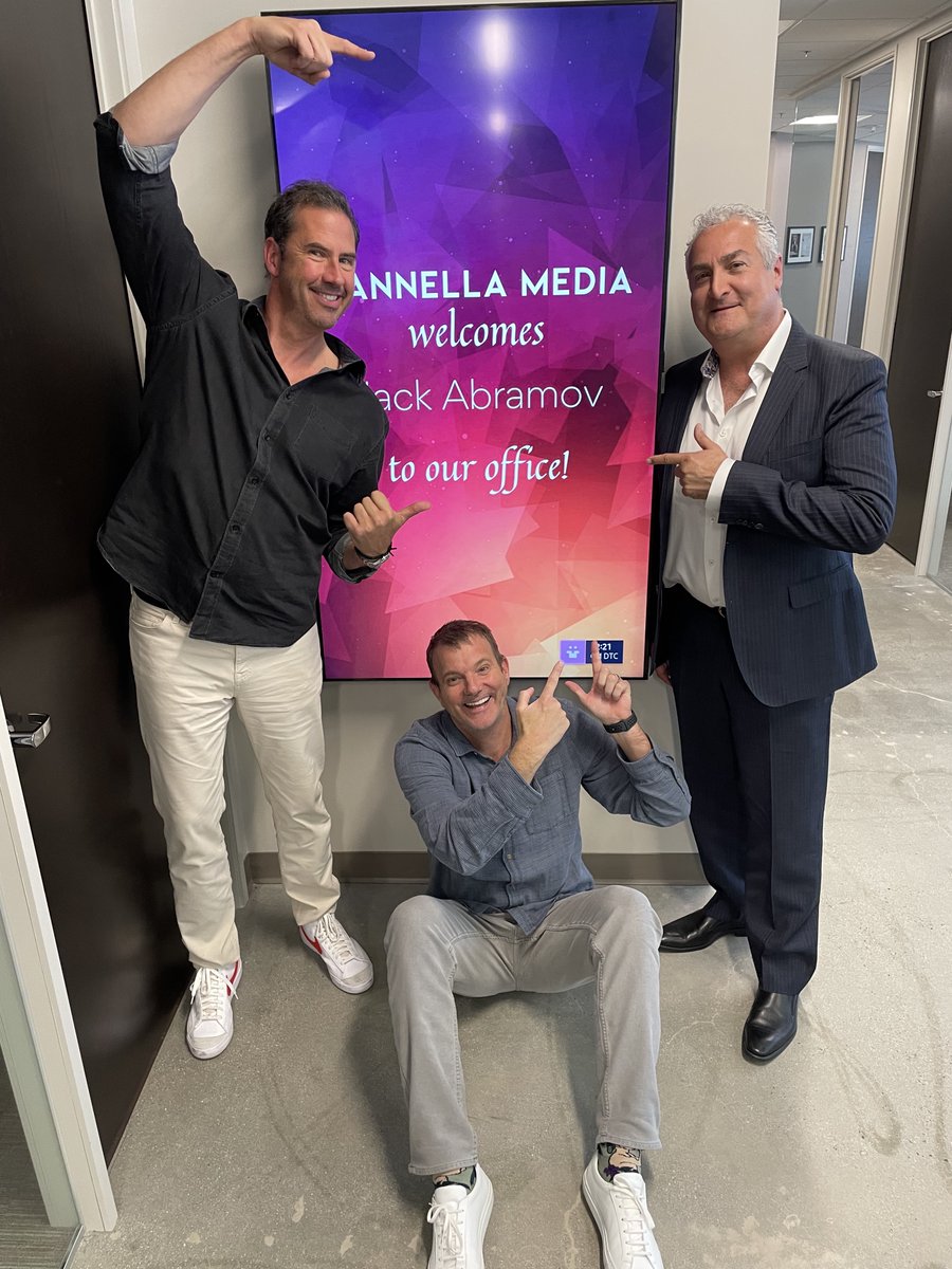 LMM_Podcast's tweet photo. What do Celine Dion, Elton John and Elizabeth Taylor all have in common? Jack Abramov! 💎  Join us as we dive into the world of fine watches and luxury jewelry. ⌚️💍💎
#LMMthePodcast #LetsMakeMillions #JackAbramov https://t.co/eGa90vxXaW