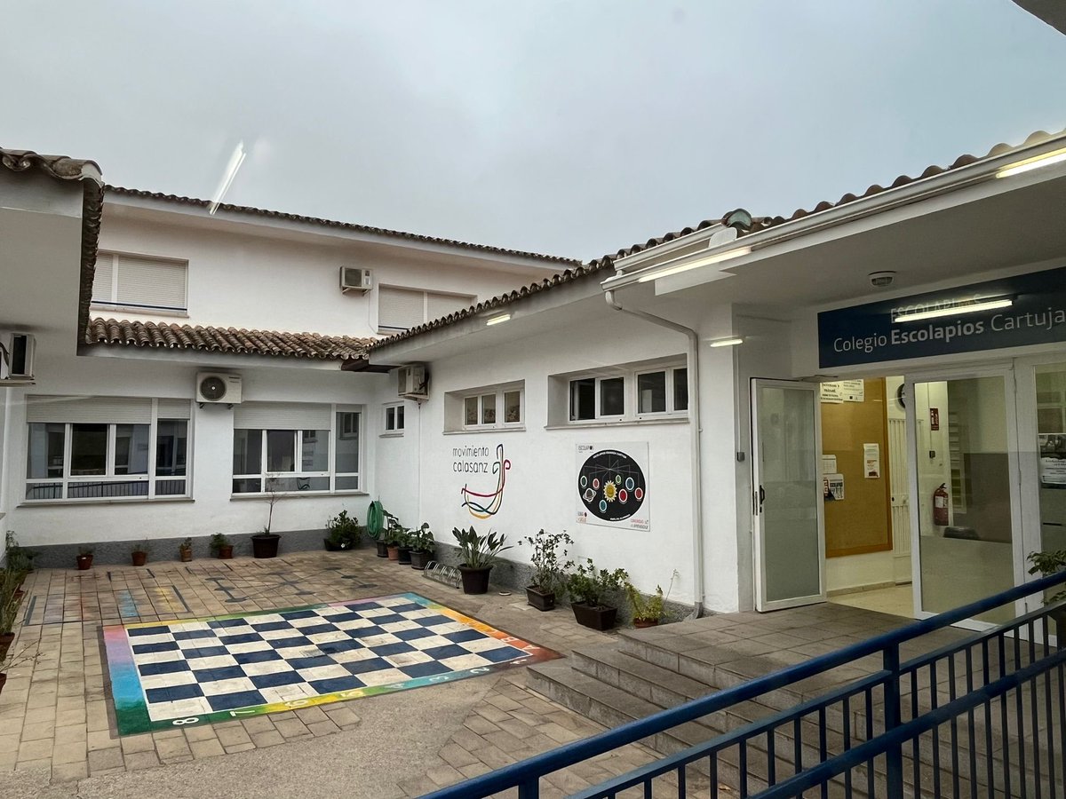 El perfume escolapio nos ha llevado también hoy en la zona sur a visitar <a href="/colescolapiosgc/">Escolapios Granada Cartuja</a> y la comunidad Ángel Ruiz. Acompañados de manera especial por Isidro Jiménez y empapándonos de proyectos que nos ilusionan. #CEE23escolapiosemaus