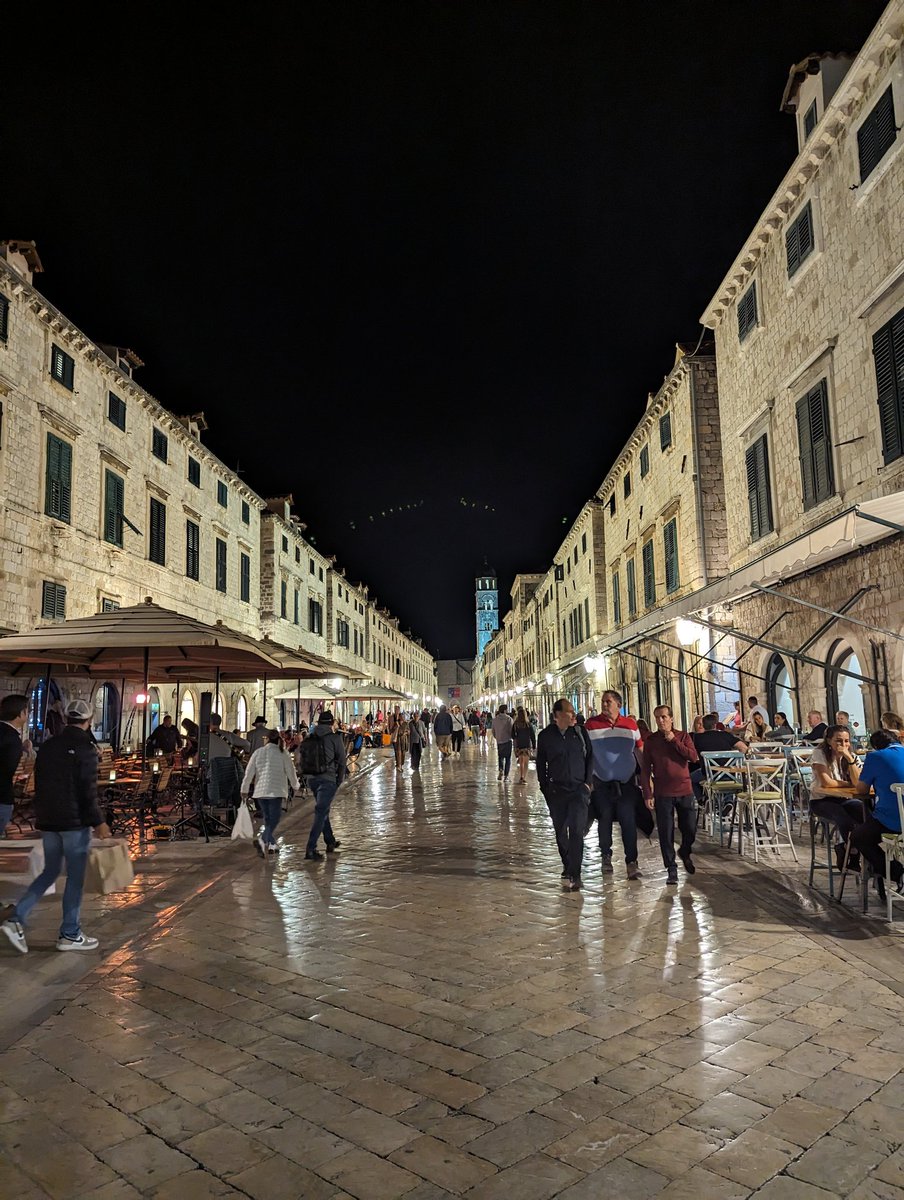 dainascot's tweet photo. Dubrovnik old town https://t.co/5vBp3QatMM