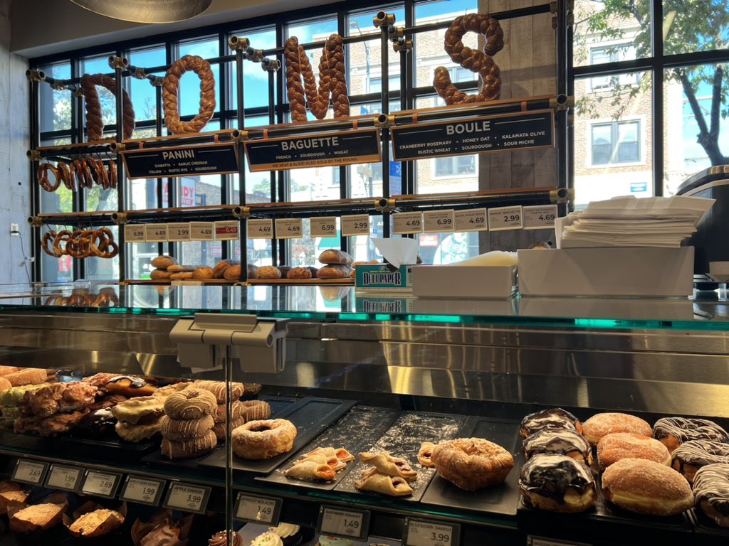 scott_annan's tweet photo. Splendid visit @DomsKitch 
#LincolnPark #Chicago 🙏 coach #RomelMelesio
💯 #Market #Kitchen ⭐️⭐️⭐️⭐️⭐️
😊 bring #RetailLeadersForum #IROF March ‘24 😃
@Impact21Group @DeliceRetail @ePacFlexibles @sesimagotag @RATIONAL_AG @Ubamarket @lifebrands_food @ThisIsRN @TOMRACollection https://t.co/q8nODoASzY