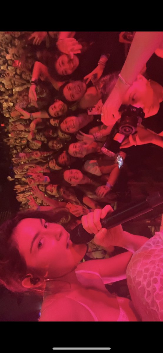 aina💌 tweet media