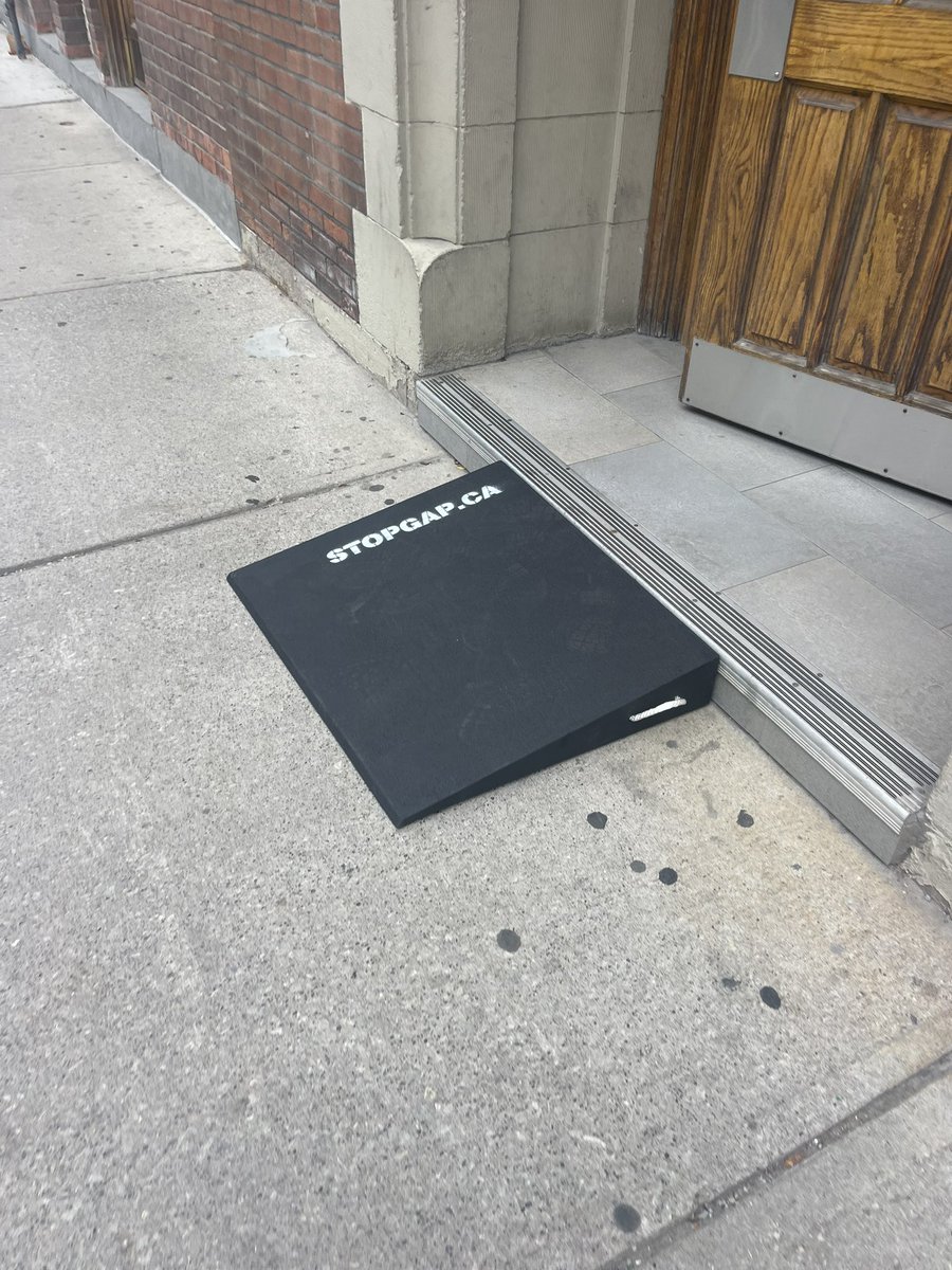 nejsnave's tweet image. At the @Intelliware_Inc #basicincome event - great turnout, lots of energy in this room!