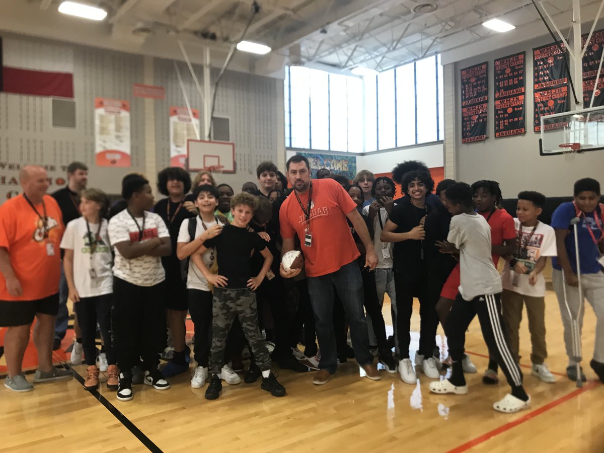 wmjhathletics's tweet image. Jaguars at their Orange Out Pep Rally .  2 of the 4 teams playing for their championship.  Also the football teams vote on the favorite teacher in their grade level.  Congratulations  to Coach Bell and Stayton.