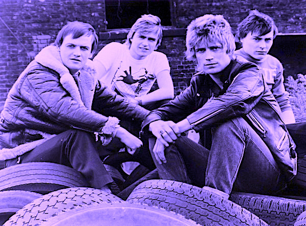 TableBoots's tweet image. LUST FOR GLORY - ANGELIC UPSTARTS 
Favourite Upstarts tune!

Same old story, lust for glory,
To  the powers that be,
Same old story, lust for glory,
Its not my victory
youtu.be/_yZZnJJyb7M?si…