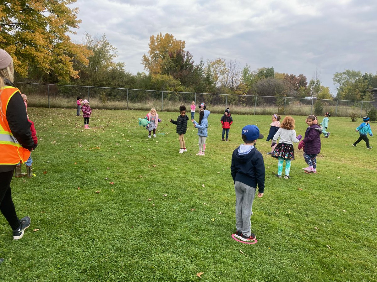 We are so thankful to have such clean &amp; beautiful land to explore, play games in, and appreciate the outdoors for #TakeMeOutsideDay 😍 🌳 🍁 <a href="/DiamondTrailPS/">💎Diamond Trail Public School🐉</a> <a href="/takemeoutside/">Take Me Outside</a>