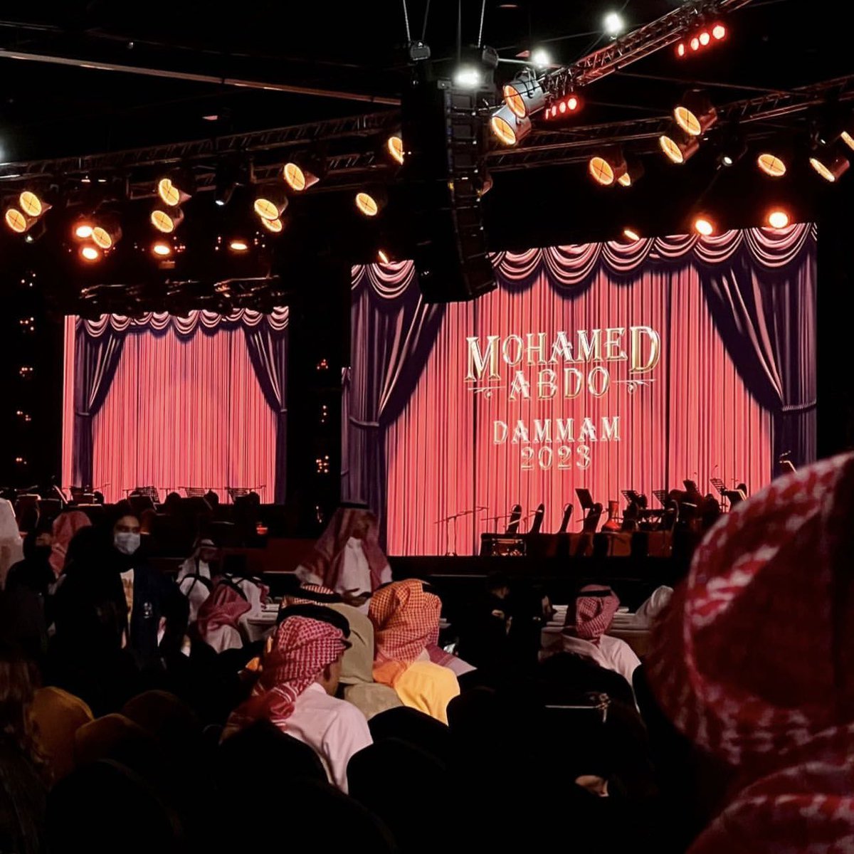 w0t1_'s tweet photo. فنان العرب محمد عبده | الدمام 2023م https://t.co/6pvzzbBSX4