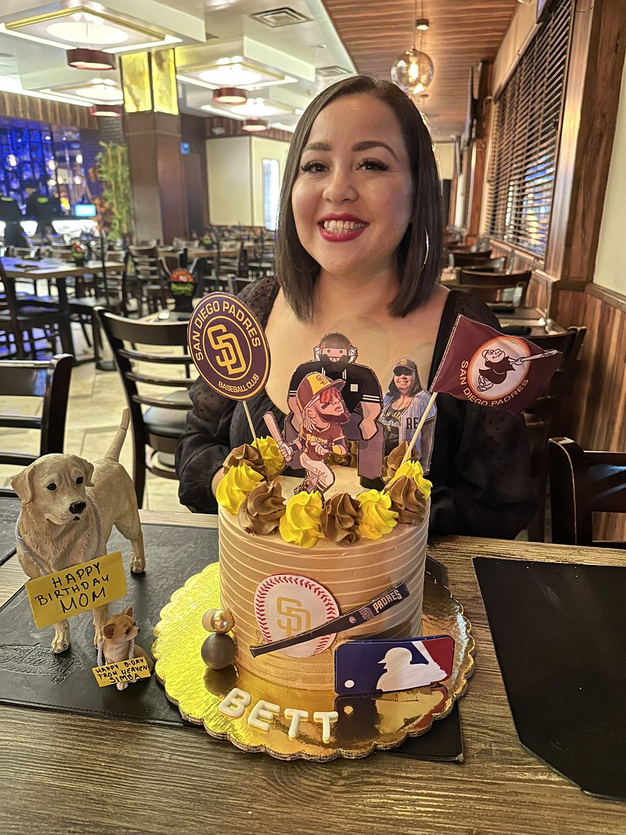 I absolutely love the Padres theme cake 🤎💛 #Padres #FriarFaithful