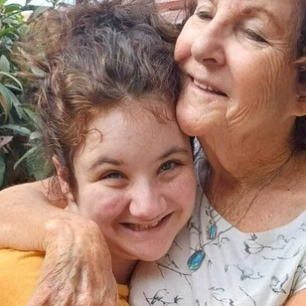 TarcisoRenova's tweet photo. 🇮🇱🇵🇸 Corpos de neta e avó executadas pelo Hamas são encontrados

Carmella Dan, 80 anos, e sua neta, Noya Dann, 12 anos, foram encontradas mortas em Israel. Elas foram executadas por terroristas do Hamas.

Carmella Dan and her granddaughter, Noya Dann, previously believed to be among the roughly 200 Israelis held hostage by Hamas in Gaza, have been found dead.

➡️ https://t.co/bw7coahzZv