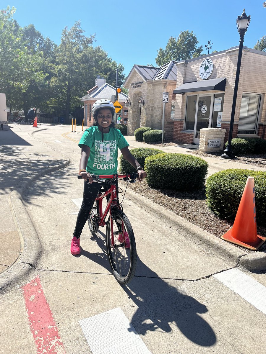 MsKalra's tweet photo. Students had a blast during their field trip to Frisco Safety Town yesterday! 🚌 @McSpeddenES https://t.co/DhxZ04LnYF