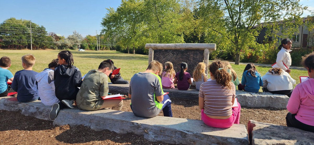 Enjoying some outdoor time for a walk and language lesson <a href="/StClareDP/">StClare</a> during #TakeMeOutsideDay. 📋🚶‍♀️📝🚶✏️