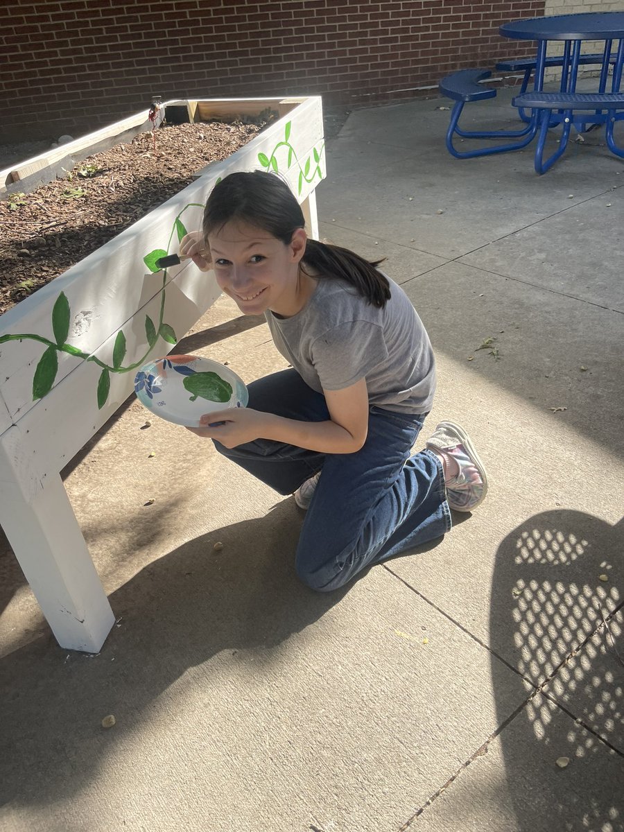 Ms_Terrazas's tweet photo. Progress is being made!! 🌱🌿😄 https://t.co/vmXyRYTCkE