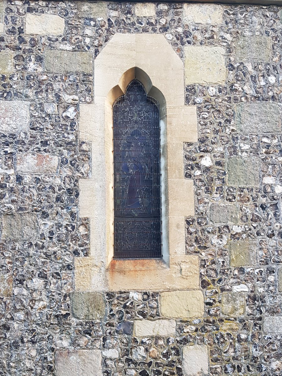 TheHistoryMouse's tweet photo. #MyBestThree: #ChurchesForWindows. Number 3: South Newton. Pointed trefoil, two light lancet, three light pointed trefoil. #WindowsOnWednesday https://t.co/xv7RvLY8Kb