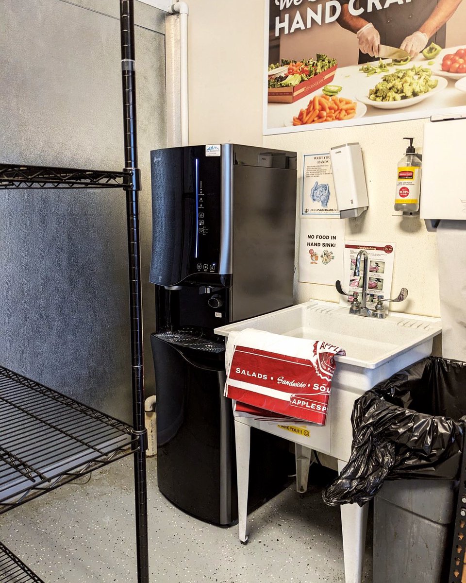MtnPure's tweet photo. Another ice machine install today. This company had issues with their previous water cooler service, but no longer have to worry about deliveries. #bluemountainpure #bottleless #IceDispenser https://t.co/gkkZ5Klcf3