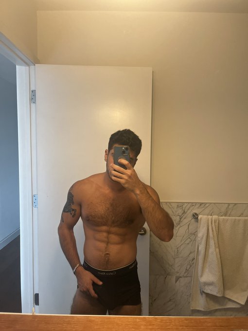 A normal morning in New York I guess. https://t.co/8zcyQgeuBL