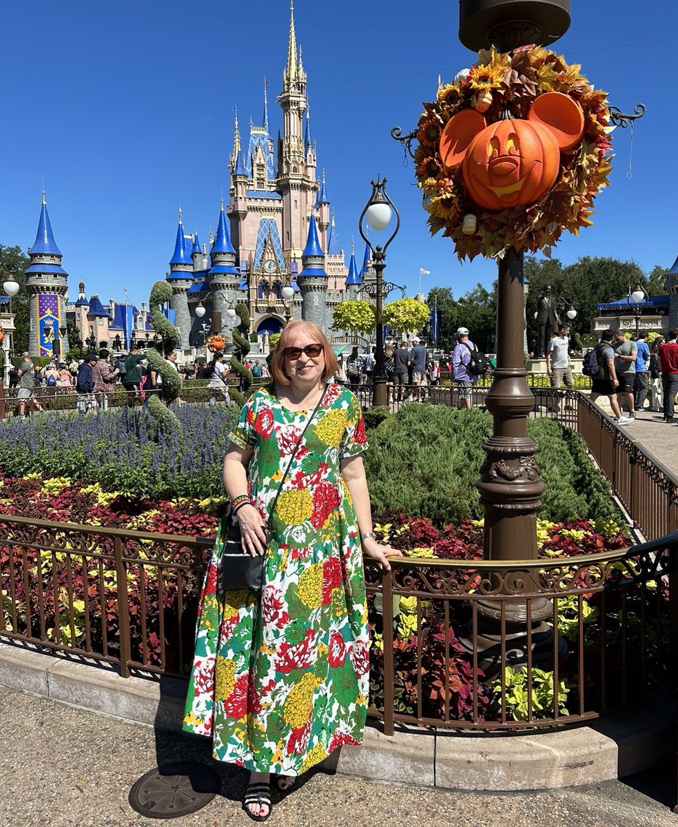 beauteseeAISD's tweet photo. Fall Break fun at #DisneyWorld with the #JonasBrothers! We spotted them outside “It’s a Small World” and it made my granddaughter’s day! 🍁🧡🍁 #FallBreak2023 https://t.co/yd7QbukU7c