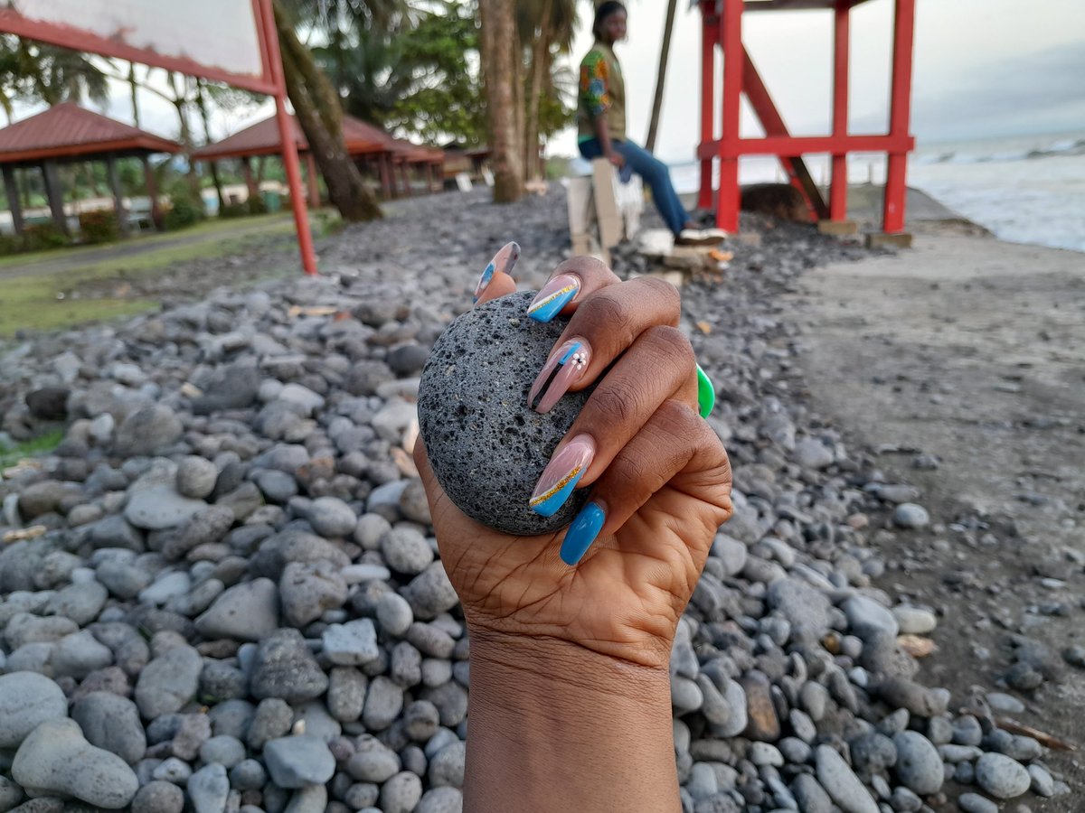carine_oum's tweet photo. 🇨🇲🇨🇲Ce que Dieu nous a donné gratuitement mais que l'Homme ne mérite pas à cause de sa négligeance et de nos actions destructices.
C'est beau😊
#environment
#luttonscontrelapollutionmarine
#Limbe
#Semebeach https://t.co/JexAnCowX6