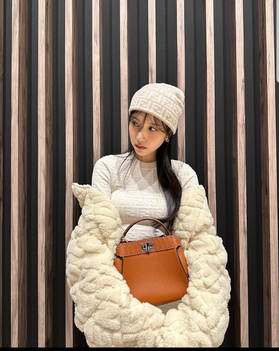 andradmiaa's tweet photo. 🦡🔎 https://t.co/cqBq5tui8f