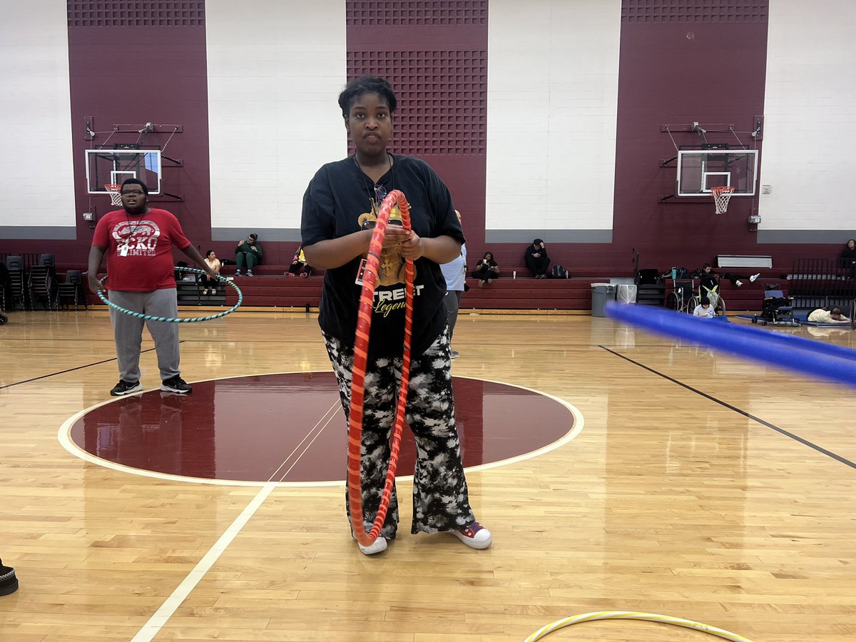 CoachSchultheis's tweet photo. Hula Hoops for days in Adaptive PE today! Thank you Ms Heinz for joining us and teaching us! @LewisvilleHS @bakerjf_nytx @LewisvilleISD #OneLISD #favClass https://t.co/oW24DVYKf5
