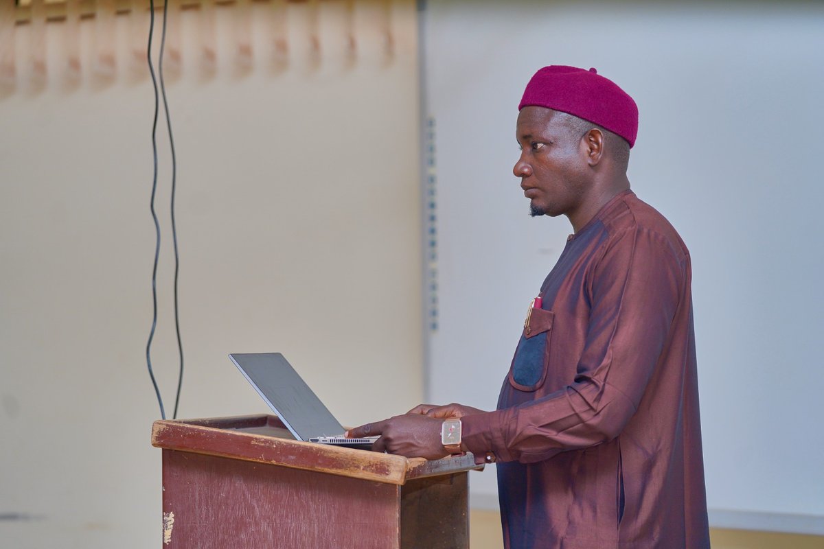 haruna_babale's tweet photo. I had an interesting time @UDUS, sharing insights on News gathering  &amp; Investigative Reporting, Source Mapping &amp; Interviewing, &amp; Media Ethics &amp; Professionalism. It's inspiring to see the  enthusiasm of budding journalists! Thanks to @CJIDAfrica, @CampReporterAFR 4 makin it hapen https://t.co/db0oMBZHAs